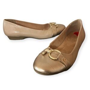 AEROSOLES faux leather + metallic cap toe ballet flat with bit accent size 9.5